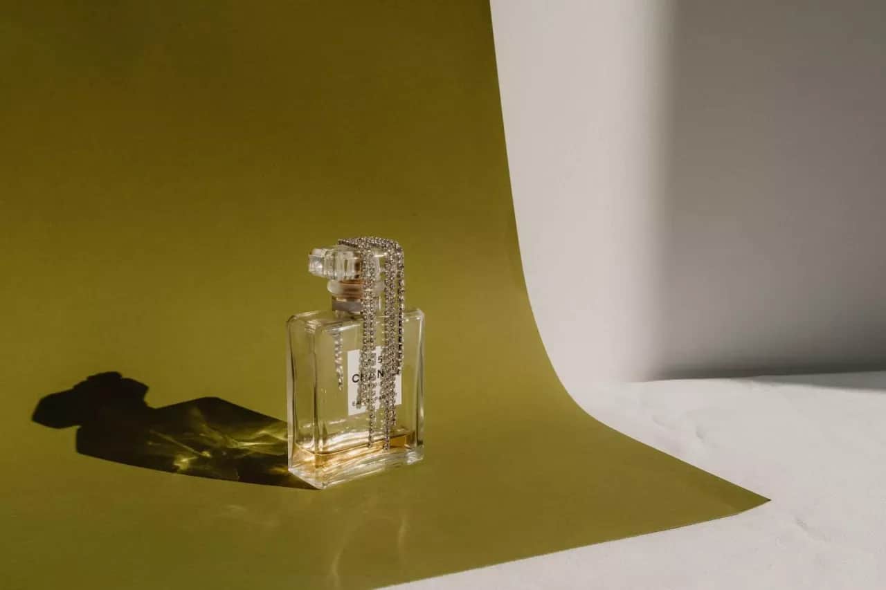 Ile kosztują perfumy Dody D'eau? Pełna cena i gdzie szukać okazji